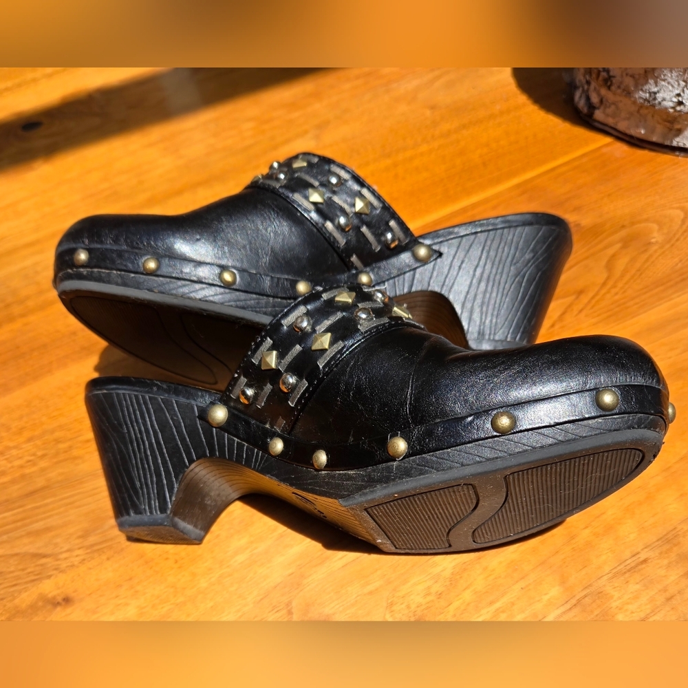 Candies Studded Black Clogs. Womens 8. - Picture 6 of 15
